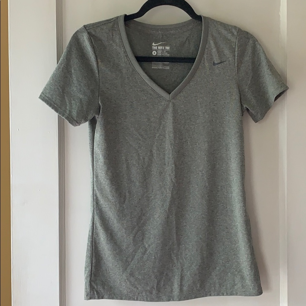 Basic Nike tee